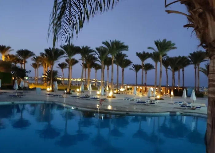 Stella Makadi Aquapark, Private Beach, Wi-fi *